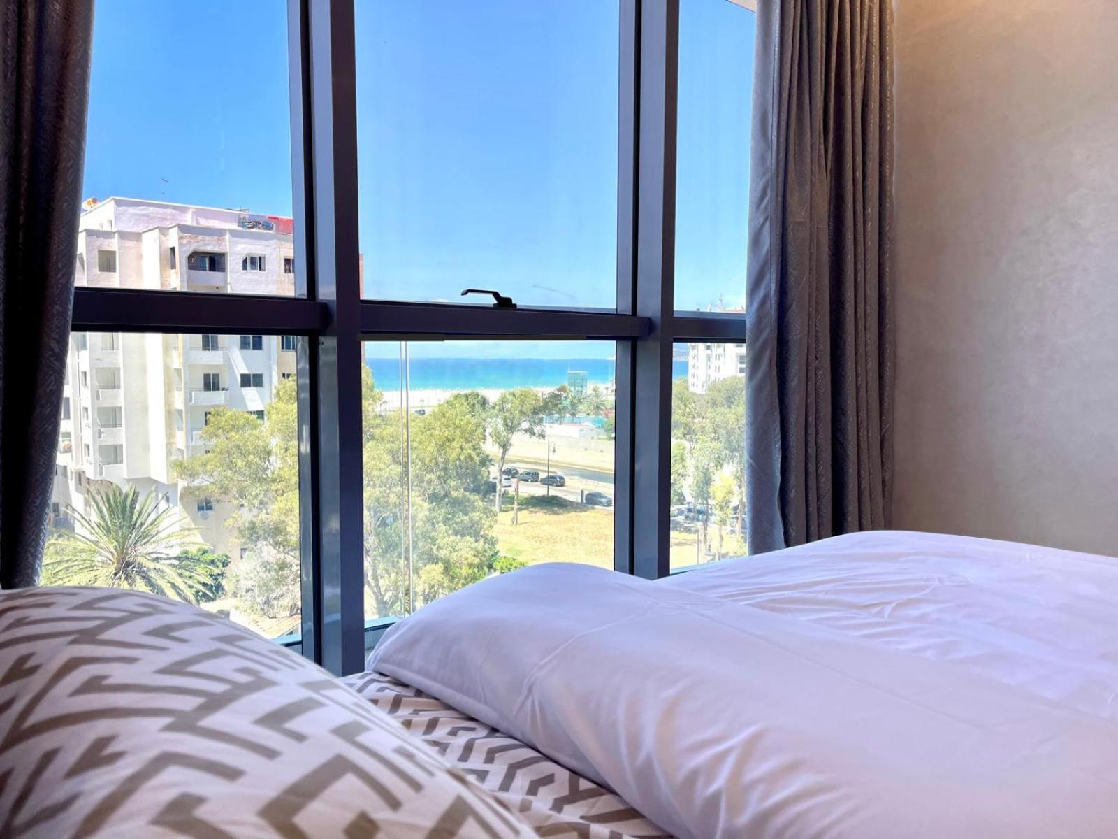 Modern Elegance With Sea Views In Central Tangier - Steps To Beach, Train And Attractions! 外观 照片