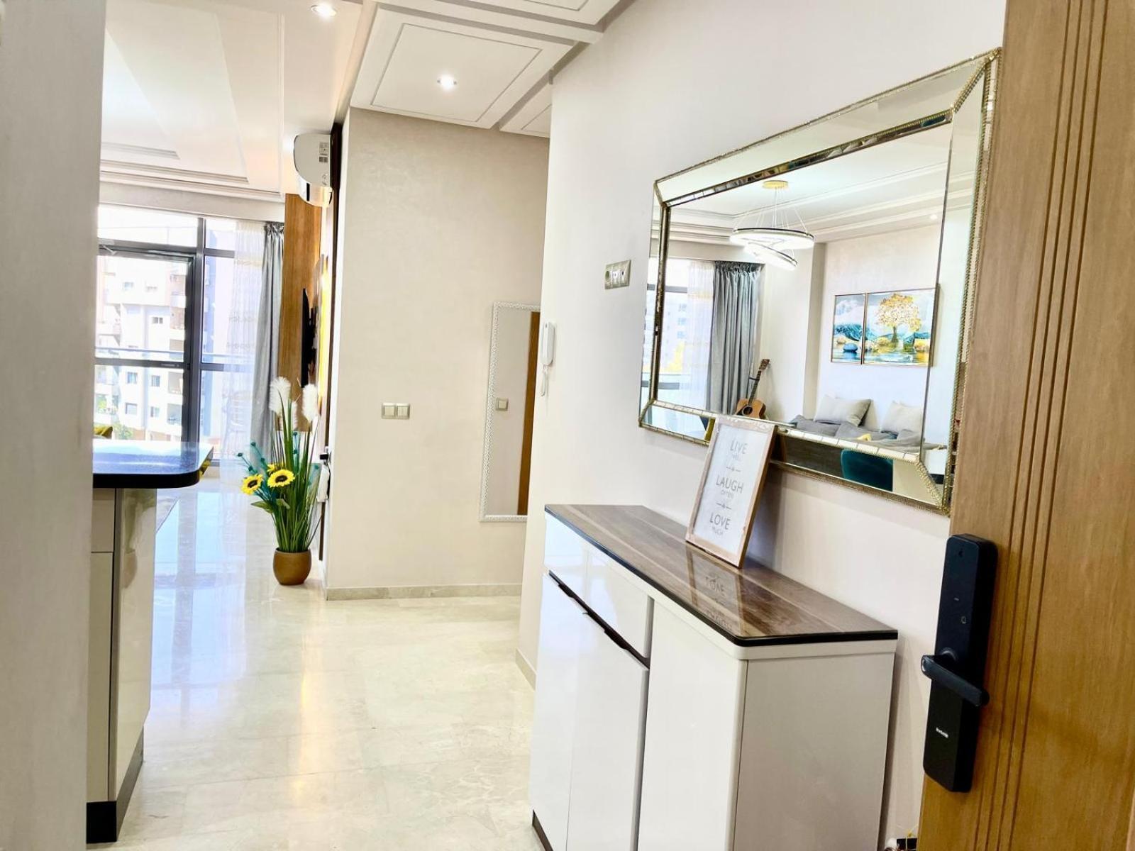 Modern Elegance With Sea Views In Central Tangier - Steps To Beach, Train And Attractions! 外观 照片