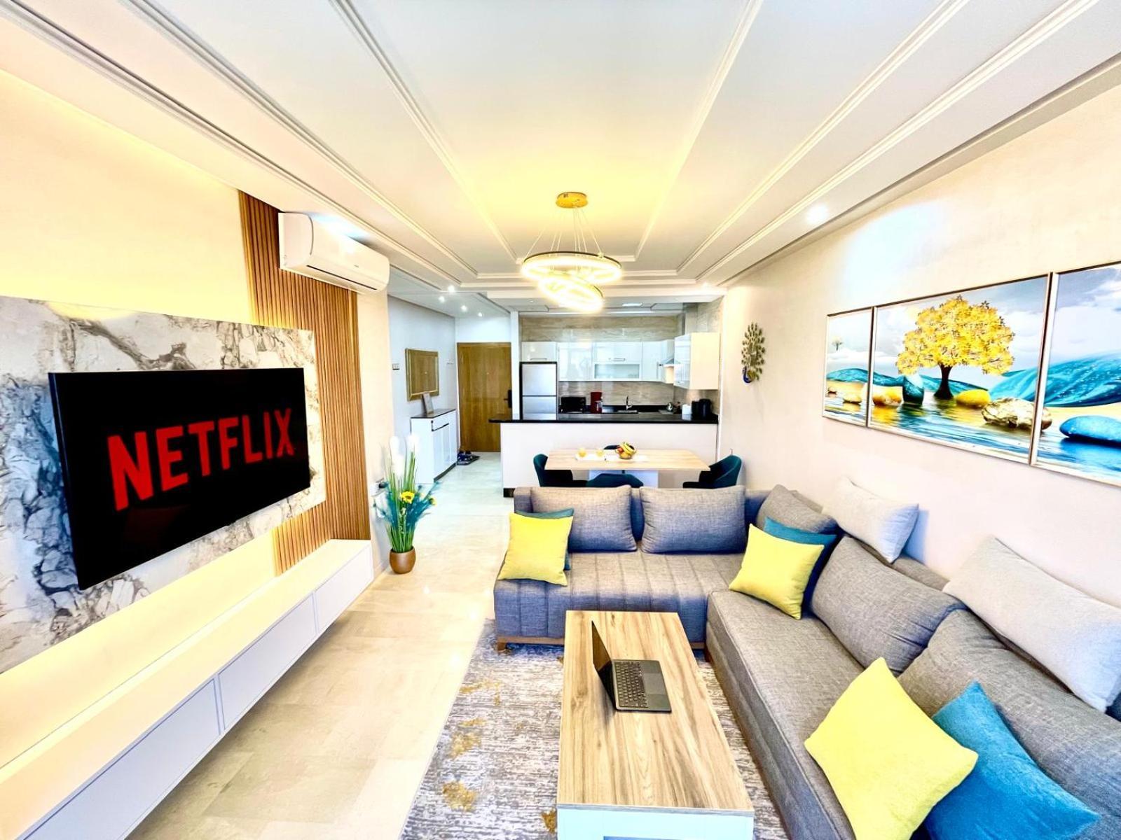 Modern Elegance With Sea Views In Central Tangier - Steps To Beach, Train And Attractions! 外观 照片